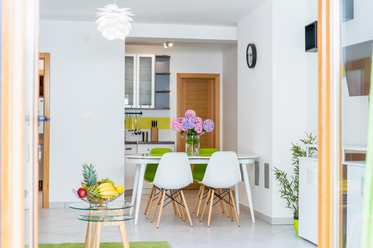 אופטיה Downtown Apartments Dorian And Nadia מראה חיצוני תמונה
