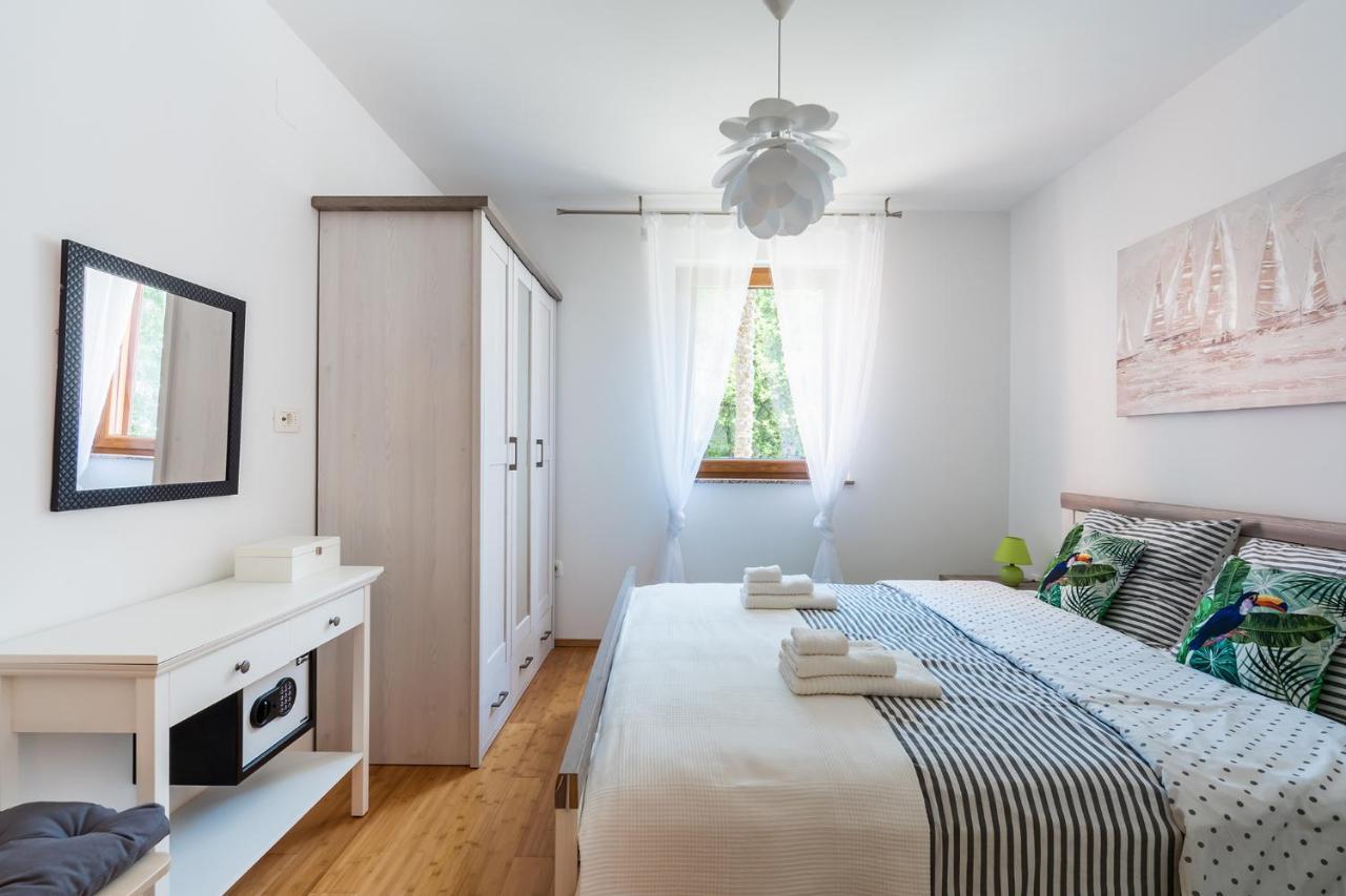 אופטיה Downtown Apartments Dorian And Nadia מראה חיצוני תמונה